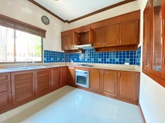 House for rent East Pattaya showing the kitchen 