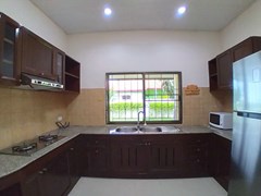 House for rent East Pattaya showing the kitchen 