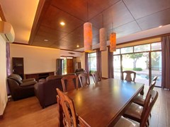 House for rent East Pattaya showing the dining and living areas 