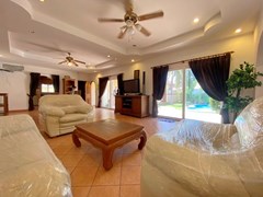 House for rent East Pattaya showing the living area 