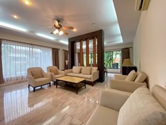 House for rent East Pattaya showing the living room