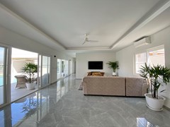 House for rent East Pattaya showing the living room 