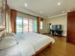 House for rent East Pattaya showing the master bedroom suite 