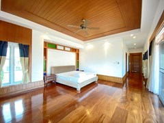 House for rent East Pattaya showing the master bedroom suite 