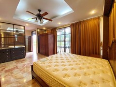 House for rent East Pattaya showing the master bedroom suite 