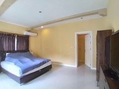 House for rent East Pattaya showing the master bedroom suite 