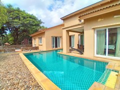 House for rent East Pattaya showing the private pool 