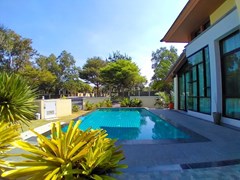 House for rent East Pattaya showing the private pool 