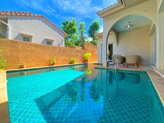 House for rent East Pattaya showing the private pool 