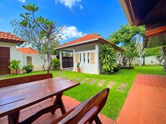 House for rent Huay Yai showing the covered terrace 