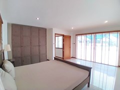 House for rent Jomtien Beach showing the fourth bedroom and balcony 