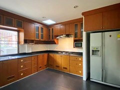 House for rent Jomtien showing the kitchen 