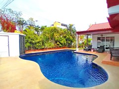 House for rent Jomtien showing the private pool 