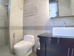 House for rent Jomtien showing the second bathroom 