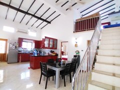 House for rent Mabprachan Pattaya showing the dining and kitchen areas 