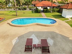 House for rent Mabprachan Pattaya showing the terrace and pool 