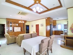 House for rent North Pattaya showing the open plan concept 