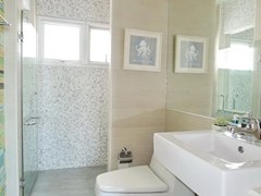 House for rent Pattaya showing the second bathroom