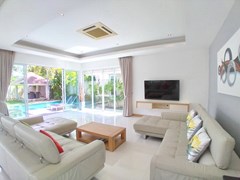 House for rent at The Vineyard Pattaya showing the living area 