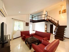 House for rent East Pattaya showing the living area 