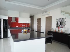 House for sale Amaya Hill Pattaya showing the kitchen 