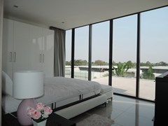 House for sale Amaya Hill Pattaya showing the second bedroom and terrace 