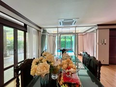 House for rent Central Pattaya showing the dining and office areas