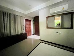 House for rent Central Pattaya showing the maid bedroom 