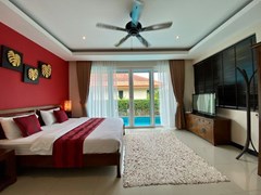 House for rent East Pattaya showing the master bedroom