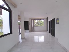 House for sale East Pattaya showing the third bedroom suite 