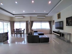 House for sale Huay Yai Pattaya showing the living and dining areas 