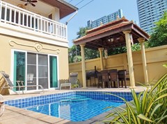 House for Sale Jomtien showing the house, pool and sala