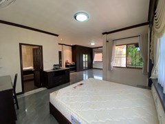 House for sale Mabprachan Pattaya showing the master bedroom suite 