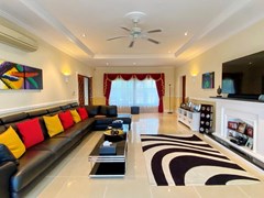 House for sale Mabprachan Pattaya showing the living room