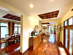House for sale Na Jomtien showing the dining and living areas 