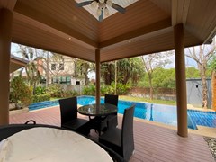 House for sale Pattaya showing the sala 