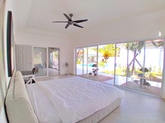 House for sale Pratumnak Pattaya showing the second master bedroom 