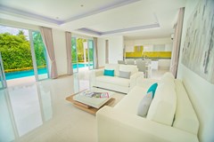 House For Sale Pattaya The Vineyard III showing living poolside CONCEPT PHOTO