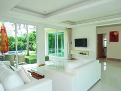 House for sale The Vineyard Pattaya showing the living room 