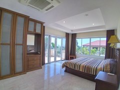 House for sale East Pattaya showing the master bedroom and balcony 