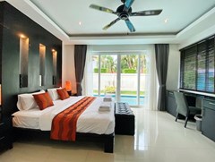 House for sale East Pattaya showing the master bedroom