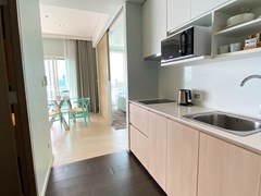 Condo for sale Na Jomtien Pattaya showing the Kitchen