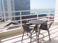 Condominium for rent Jomtien showing the balcony 