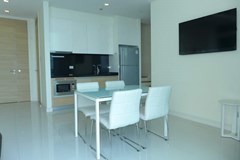 Condominium for rent Jomtien showing the dining and kitchen 