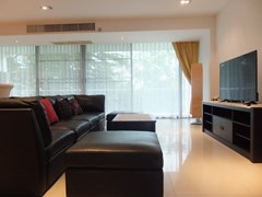 Condominium for rent Jomtien showing the living area 