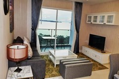 Condominium for rent Pratumnak Pattaya showing the living room