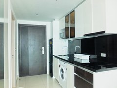 Condominium for rent Wong Amat Tower showing the kitchen
