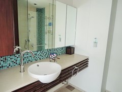 Condominium for rent in Northshore Pattaya showing a bathroom