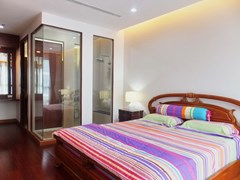 Condominium for Rent Pattaya showing the master bedroom suite 