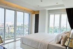 Condominium for rent Pattaya showing the master bedroom